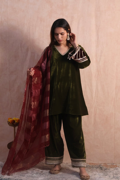 Mehendi Green Velvet Salwar Suit